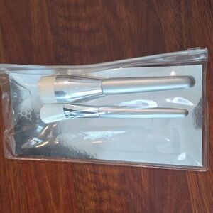 COSMEDIX Silver and White Brush Set
